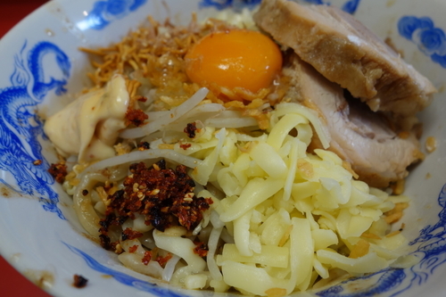 「まぜそば780円アブラ以外全まし豚」@ジャンプの写真