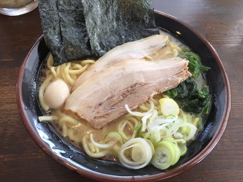 「醤油ラーメン（大盛）」@横濱家系ラーメン 湘家の写真