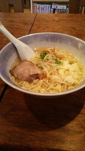 「塩ラーメン大盛 810円」@よっしー製作所の写真