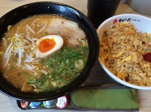 「味噌＋チャーハン」@天下一品 南摂津店の写真