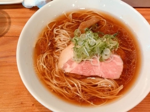 「お醤油らーめん」@らーめん芝浜の写真