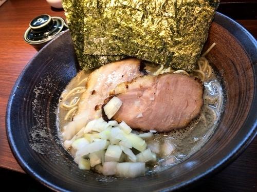 「煮干しらーめん」@（肉）並商の写真