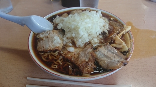 「チャーシューメン、薬味」@梅乃家の写真