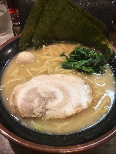 「醤油ラーメン小」@横濱家系ラーメン 銀輪家の写真