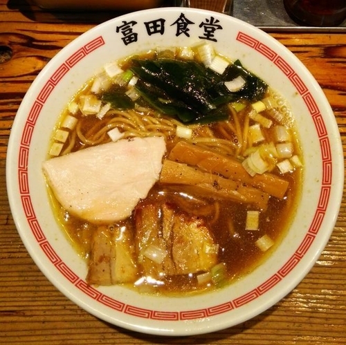 「中華そば(並)：700円」@松戸中華そば 富田食堂の写真