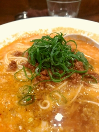 「担々麺800円＋ﾋﾞｰﾙ他」@創作麺工房 鳴龍の写真