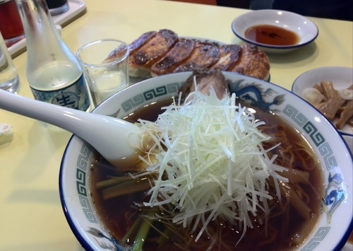 「らー麺 560円その他」@手作り餃子ラーメン まる長の写真