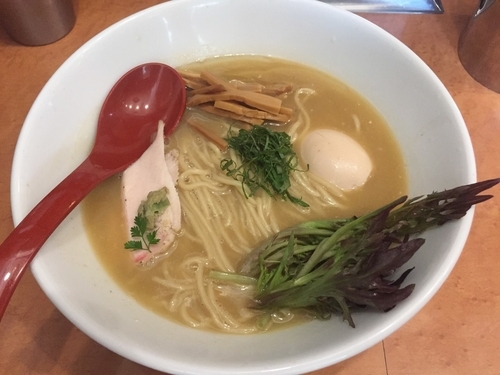 「味玉鶏白湯らーめん(890円)+ライス(100円)」@麺屋 翔 西新宿本店の写真