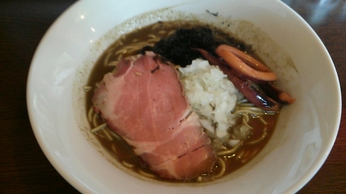 「イカした煮干しそば　850円」@麺屋SOの写真