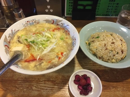 「感謝麺セット：780円(酢辣湯麺+半チャーハン)」@龍王 本店の写真