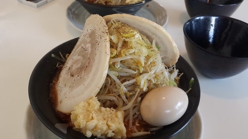「野菜らーめん並(辛い味)＋チャーシュー、味玉」@麺屋 一心の写真
