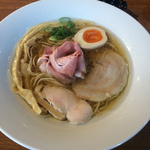 「中華そば　淡口醤油+いわしそば他」@寿製麺よしかわ 川越店の写真