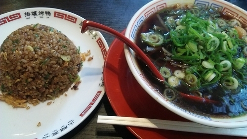 「中華そば(小)＋焼きめし(小) セット 950円」@新福菜館 秋葉原店の写真