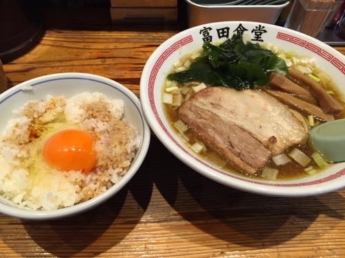「中華そば並 卵かけ御飯」@松戸中華そば 富田食堂の写真