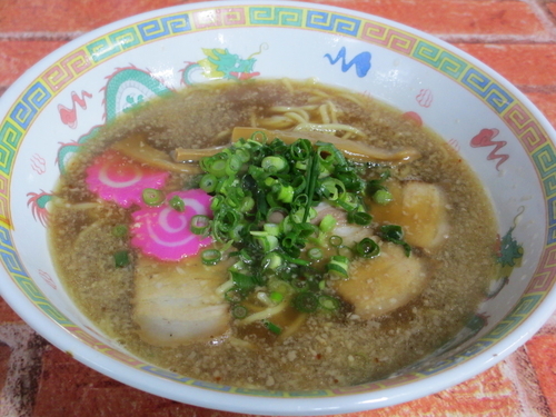 「豚骨醤油ラーメン￥６００」@ラーメン倉庫の写真