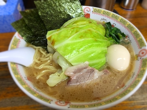 「キャベ玉ラーメン中盛」@横浜ラーメン厨房 うえむらやの写真