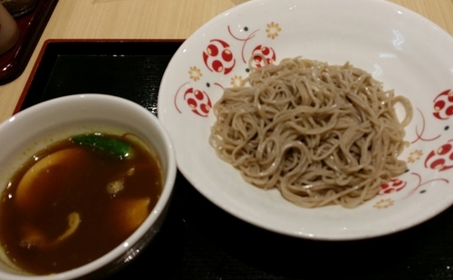 「スープカレーつけ蕎麦　520円」@いろり庵きらく アトレヴィ三鷹店の写真