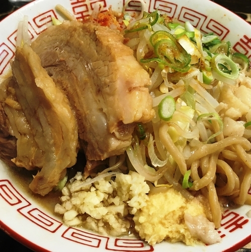 「【夜限定】豚そば（大盛，油，野菜，ニンニク少，ショウガ）」@特級鶏蕎麦 龍介の写真