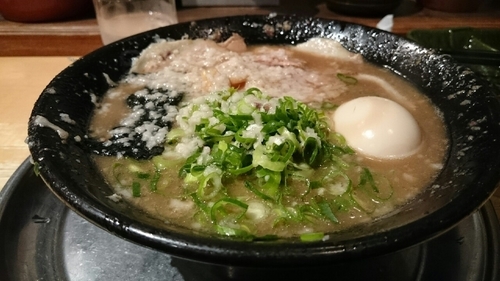 「濃厚魚介とんこつラーメン味玉入り」@無鉄砲 がむしゃらの写真
