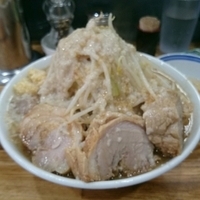 ラーメン中 追加豚2枚 生タマゴ