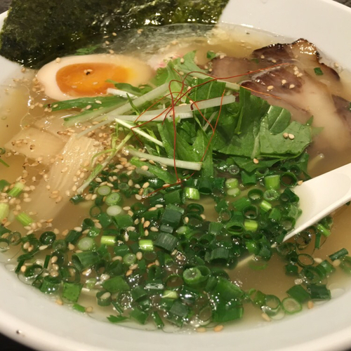 「極塩らーめん」@らーめん 鷹の羽の写真