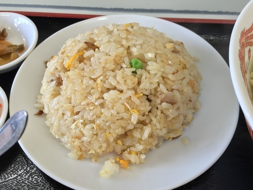 「ラーメンと半チャーハンの定食（￥600）」@鴻運来の写真