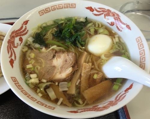 「ラーメンと半チャーハンの定食（￥600）」@鴻運来の写真