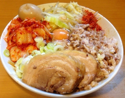 「【限定】あの豚　紅　900円　豚マシ150円　味玉100円」@豚星。の写真