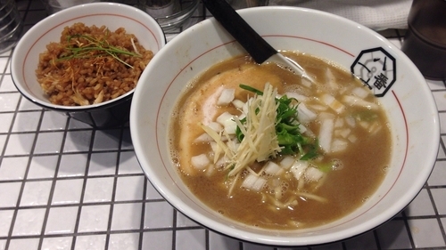 「鯖の味噌らあめん(限定)＋スープ炊きご飯(800円＋200円」@81番の写真