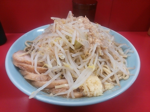 「ラーメン大　＋　チャーシュー」@赤ひげラーメンの写真
