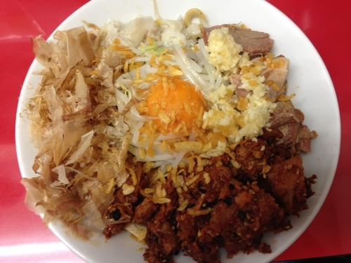 「汁なし(並)＋豚辛子」@びんびん豚の写真