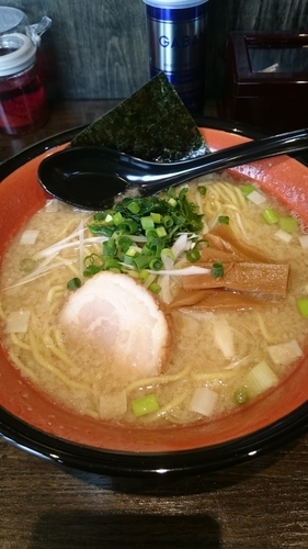 「らーめん 750円」@東京豚骨 男麺の写真
