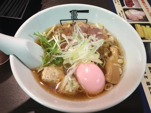 「特製ラーメン(醤油) 520円」@中華そば 光らーめん 田端店の写真