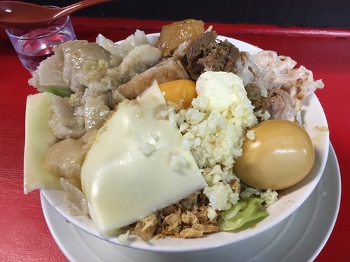 「味噌汁なし＋豚増し＋Wチーズ＋味玉＋バタ子さん」@豚男 -BUTAMEN-の写真