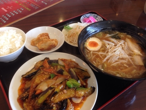 「日替りランチ（味噌ラーメン・麻婆茄子定食）700円」@台湾料理 鴻翔 秦野店の写真