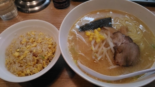 「味噌ラーメンセット　（930円）」@麺飯厨房 青葉台の写真