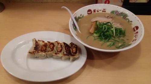 「ギョウザ定食ライス無し（こってり）」@天下一品 池袋東口店の写真