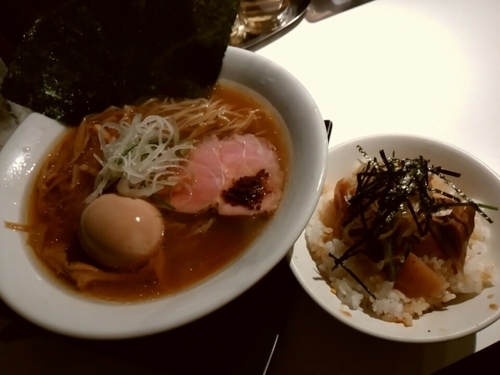 「焼きのり玉そば950円+肉めし+ビール」@SOBAHOUSE金色不如帰の写真