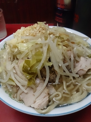 「小豚(ニンニクダブルヤサイカラメ)」@ラーメン二郎 目黒店の写真