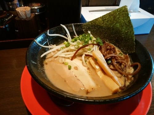 「豚骨らぁめん」@関東極濃豚骨らぁめん 葉隠～HAGAKURE～の写真