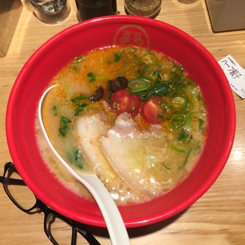 「トマト豚骨」@TOKYO 豚骨 BASE MADE by 博多一風堂 渋谷店の写真
