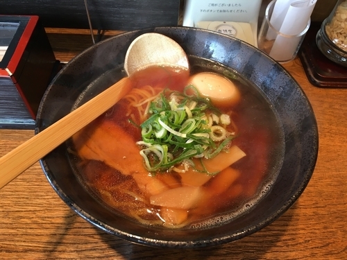 「醤油ラーメン  670円」@壱鵠堂 羽村店の写真