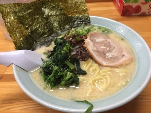 「濃厚とんこつ 中 ￥８３０」@壱寅家 新松戸店の写真