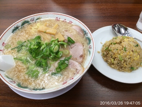 「コク旨ラーメン大盛 ¥910 焼めし定食 ¥248」@ラーメン 魁力屋 竹ノ塚店の写真