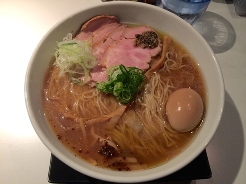 「煮豚そば(醤油)味玉 大盛 1100+100+150」@SOBAHOUSE金色不如帰の写真