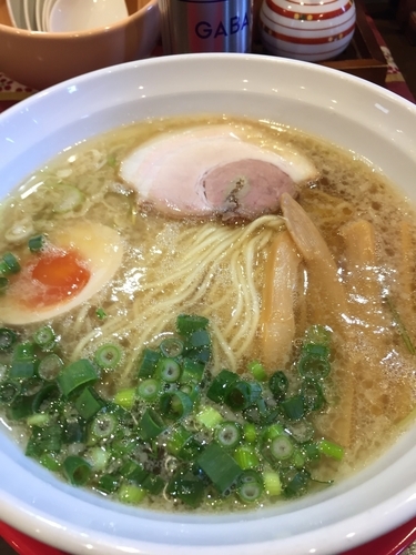 「背脂醤油ラーメン 750円」@麺王道 勝の写真