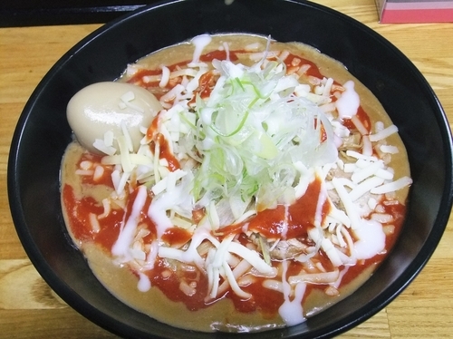 「【週替限定】トマトチーズラーメンガーリックソース（850円）」@麺処福吉ATSUSHIの写真