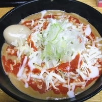 【週替限定】トマトチーズラーメンガーリックソース（850円）