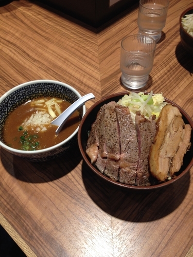 「ミニカレーつけ麺 ステーキ」@ラーメン燈郎の写真