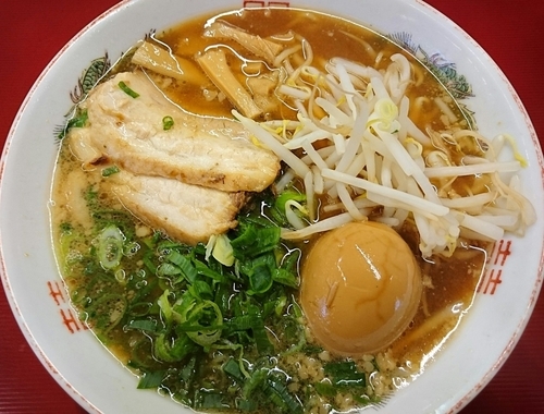 「味噌ラーメン＋煮玉子」@シルクウェイにちはら らーめん屋の写真